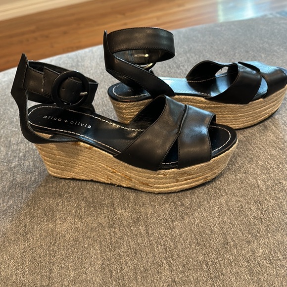 alice + olivia sandals - Picture 2 of 7